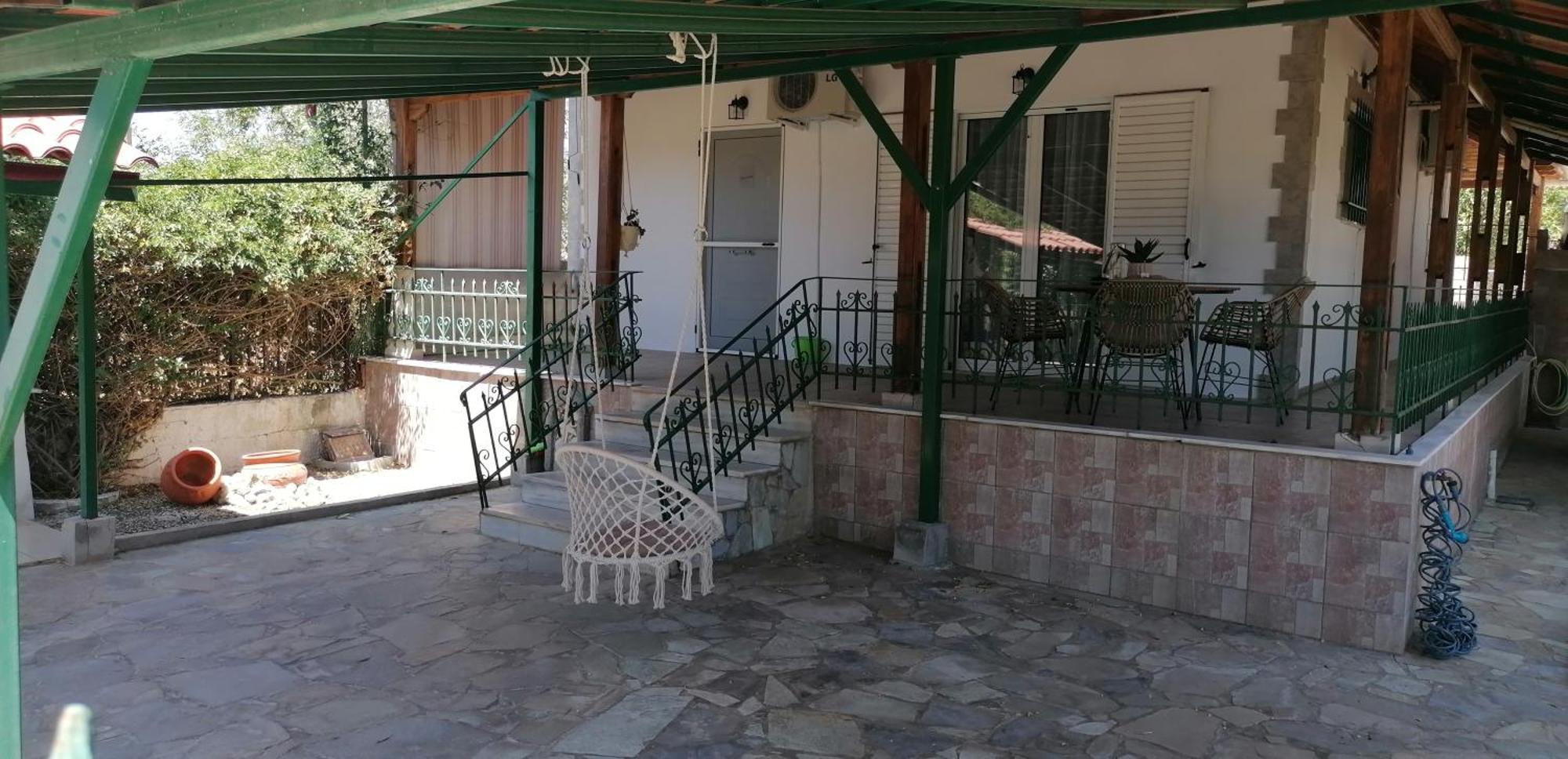 η μονοκατοικία της χαράς. Kalamaki (Corinthia)